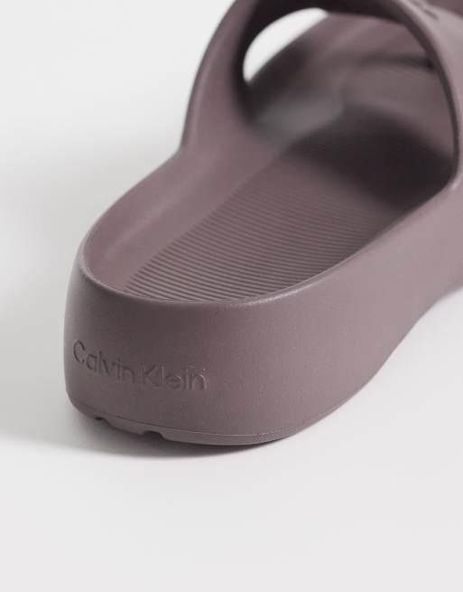 Calvin Klein Jeans – Jasnofioletowe jednoczęściowe japonki, 4 z 4