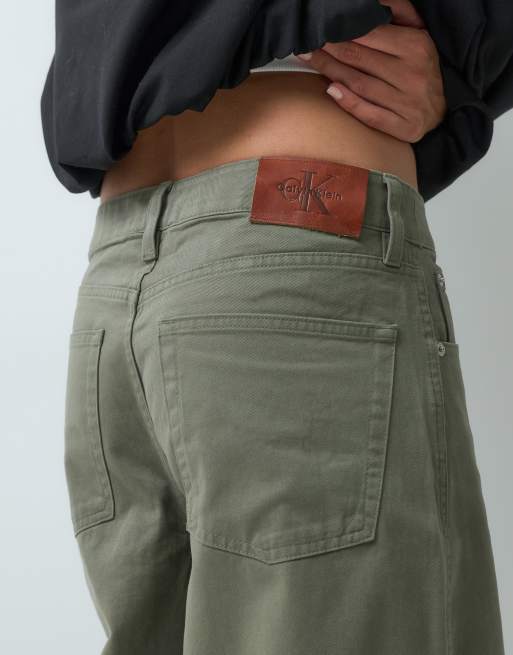 Calvin Klein Jeans jean large en coton kaki, 2 de 5