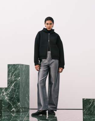 Calvin Klein Jeans - Jeans in Metallic-Optik mit abgerundetem Beinschnitt-Grau