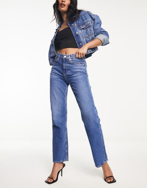 Calvin Klein Jeans – Jeans med raka ben, hög midja och mörk tvätt