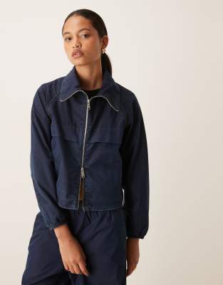 Calvin Klein Jeans - Jeansjacke aus Nylon in dunklem Marineblau, Kombiteil