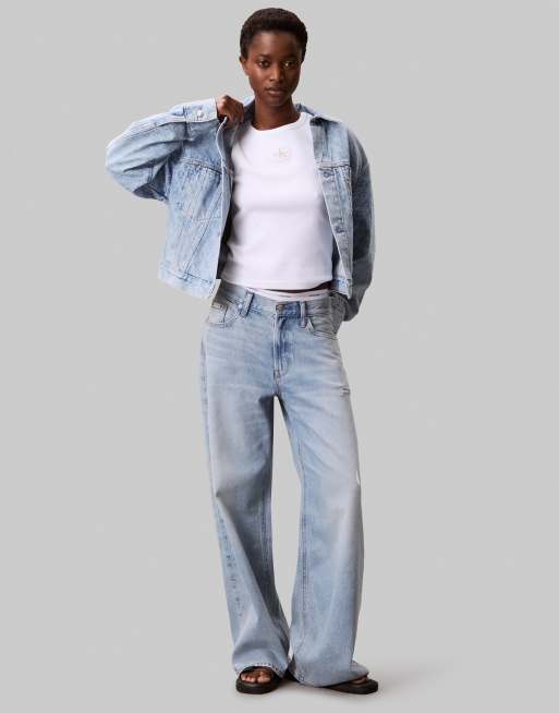 Calvin Klein Jeans – Jeansjacke in hellblauer Waschung mit Monogramm-Logo, 3 von 4