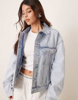 Calvin Klein Jeans - Kastige Jeansjacke in heller Waschung-Blau