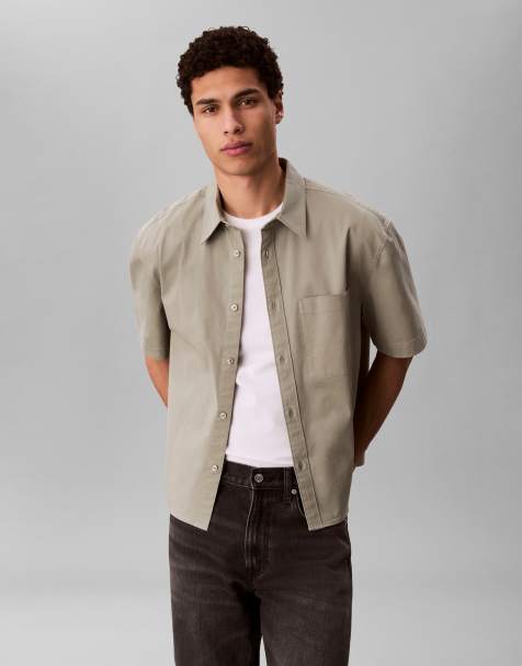 Calvin Klein Jeans – Kastiges, kurzärmliges Relaxed-Fit-Hemd in Khaki - view 1