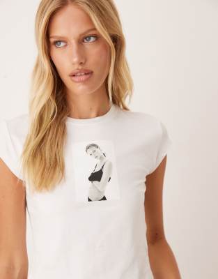 Calvin Klein Jeans Est.1978 Kate Moss Print Baby T-shirt In White