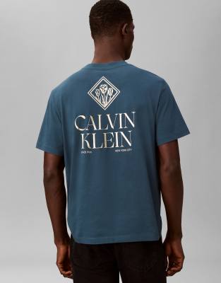 Jeans - Klassisches T-Shirt in Marineblau-Petrol mit Logo und Rosengrafik Blau 48