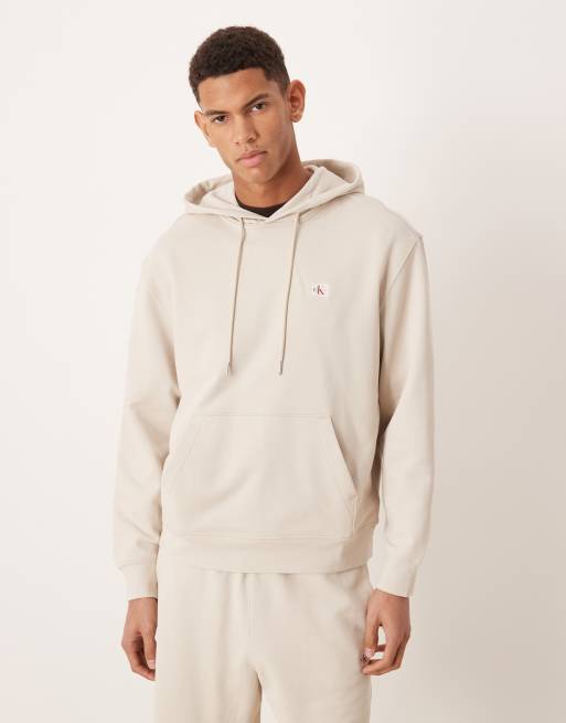 Calvin Klein Jeans – Kremowy zestaw z pętelkowego materiału z naszywką: bluza z kapturem i szorty, 2 z 3