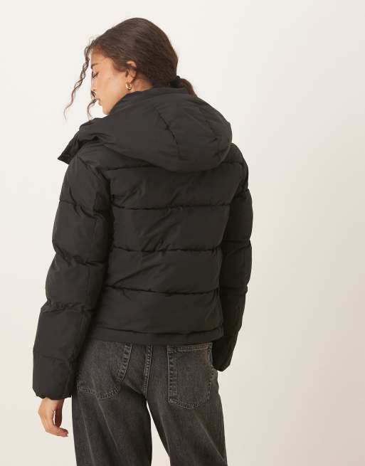 Calvin Klein Jeans – Kurze, schlichte Steppjacke in Schwarz, 3 von 4