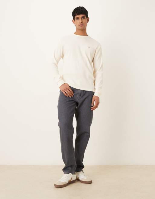 Calvin Klein Jeans – Langärmliges T-Shirt in Creme mit Waffelstruktur und Aufnäher, 2 von 5