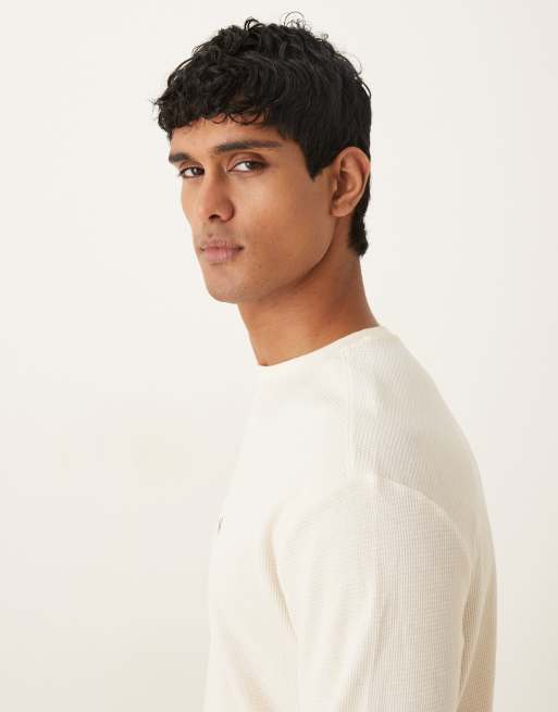 Calvin Klein Jeans – Langärmliges T-Shirt in Creme mit Waffelstruktur und Aufnäher, 3 von 5
