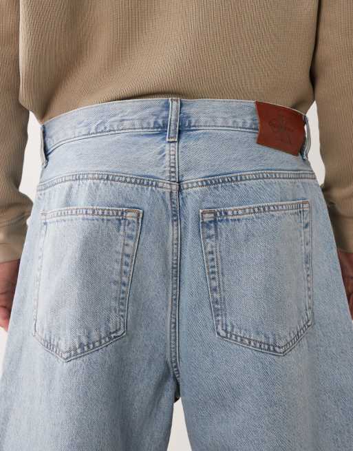 Calvin Klein Jeans – Lange Relaxed-Fit-Jeansshorts in hellblauer Waschung, 5 von 5