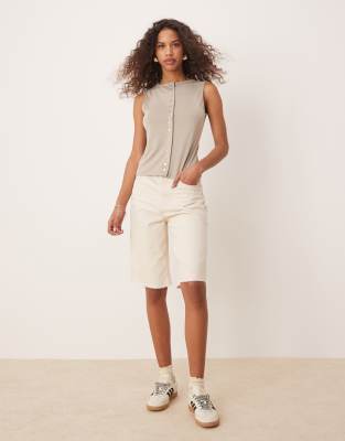 Calvin Klein Jeans - Längere Denim-Shorts in Ecru-Waschung-Weiß