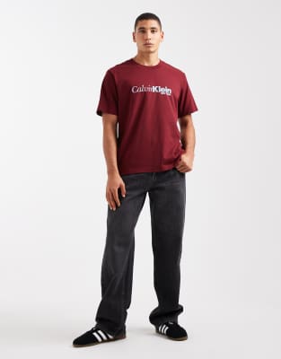 Calvin Klein Jeans Est.1978 Large Center Logo T-shirt In Red