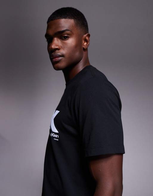 Calvin Klein Jeans large chest logo t-shirt in black, 4 of 5