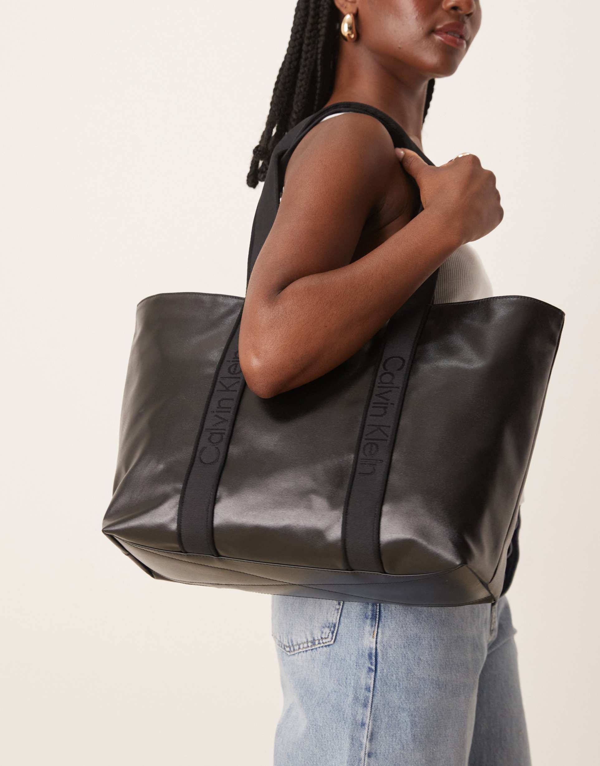 calvin klein jeans large high-shine tote bag in black