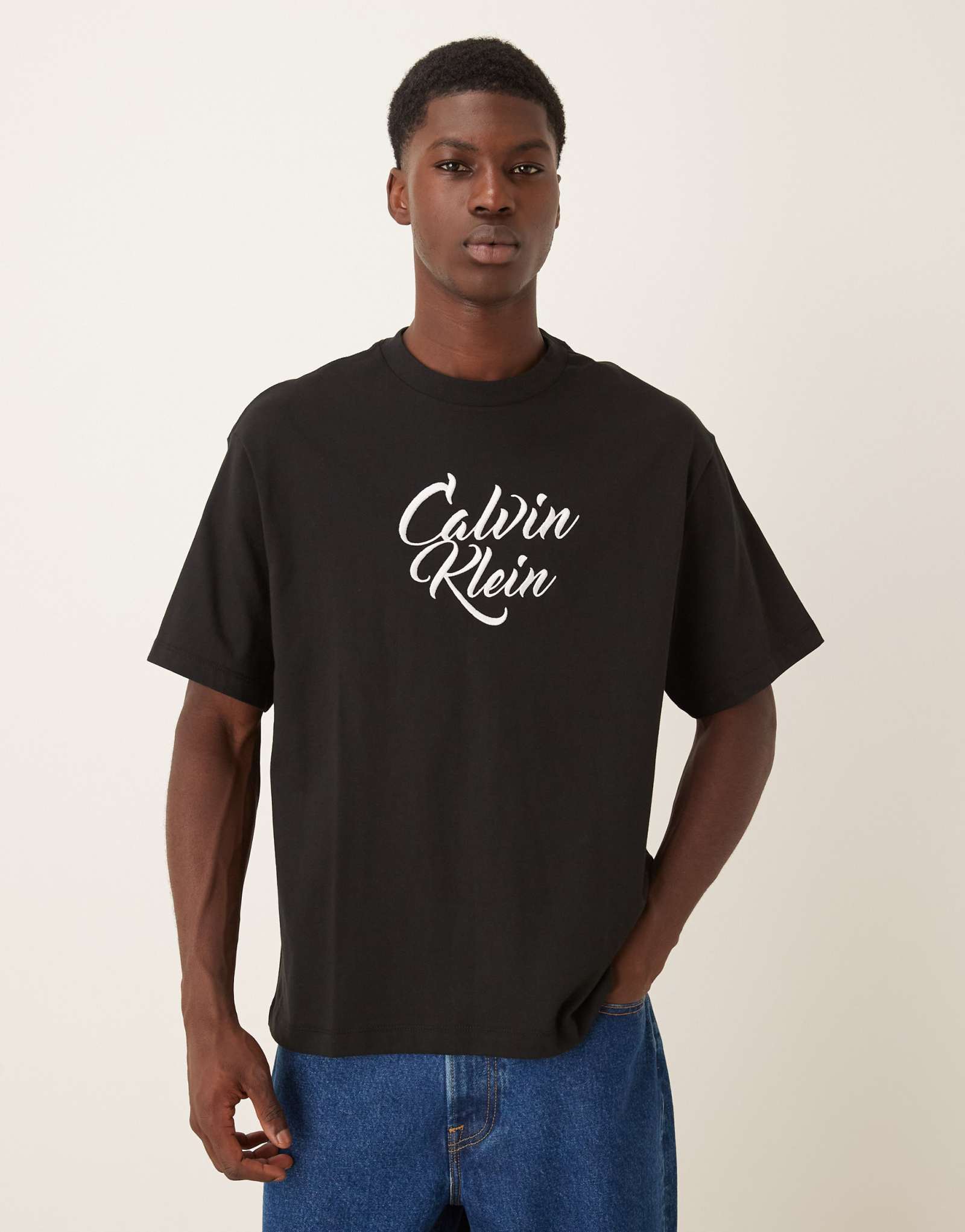 Черная футболка с крупным рисунком Calvin Klein Jeans