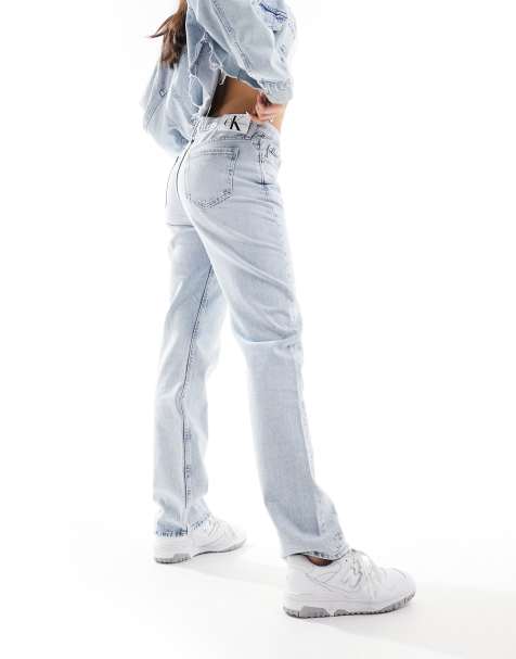 Calvin Klein Jeans - Lavtaljede jeans med lige ben i lys vask - view 1