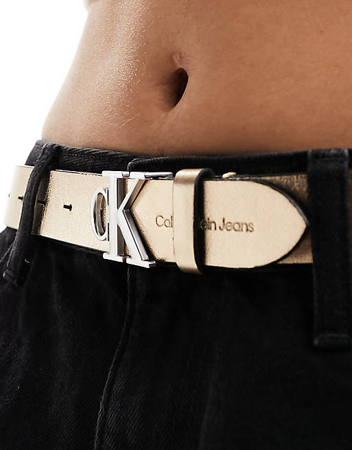 Calvin Klein Jeans – Ledergürtel in mattiertem Mandelkupfer mit runder  Monogramm-Schnalle | ASOS