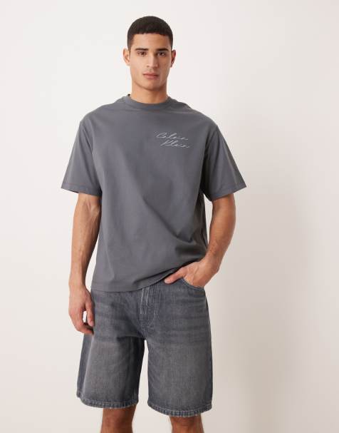 Calvin Klein Jeans – Locker geschnittene Jeans-Shorts im Stil der 90er in dunkelblauer Waschung - view 1