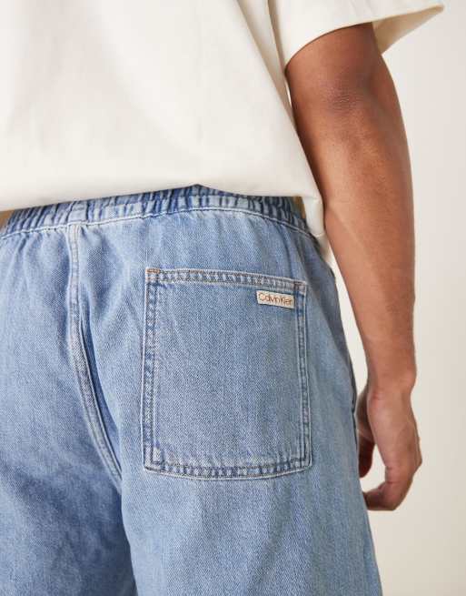 Calvin Klein Jeans – Locker geschnittene Schlupfshorts in verwaschenem Hellblau, 4 von 5