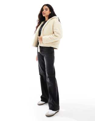 Calvin Klein Jeans - Locker geschnittene, wattierte Sherpa-Jacke in Harbor Haze-Neutral