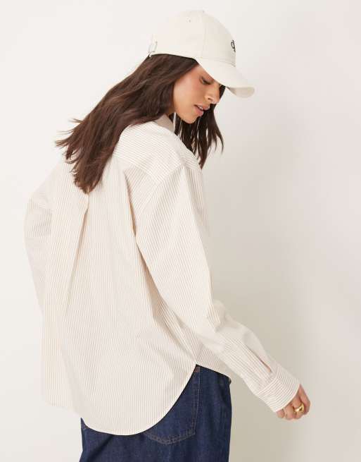 Calvin Klein Jeans – Locker geschnittenes Hemd in Weiß und Beige gestreift mit gewebtem Etikett, 4 von 4