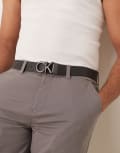 [Calvin Klein Jeans] Calvin Klein Jeans logo 35mm belt in black 95 cm Black / Matte Gunmetal