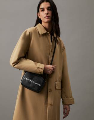 Calvin Klein Jeans Est.1978 Logo Camera Bag In Black