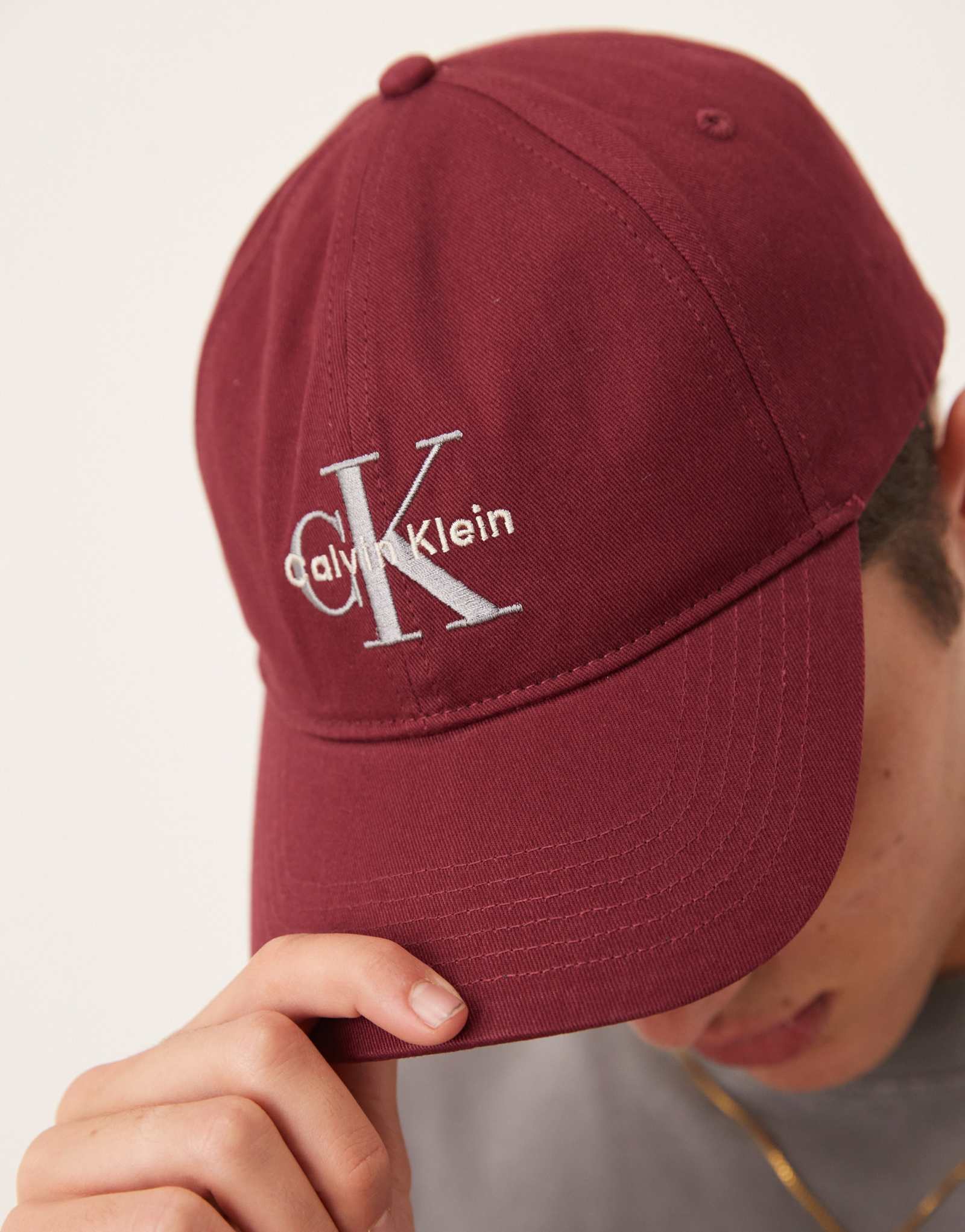 Кепка с логотипом Calvin Klein Jeans бордового цвета