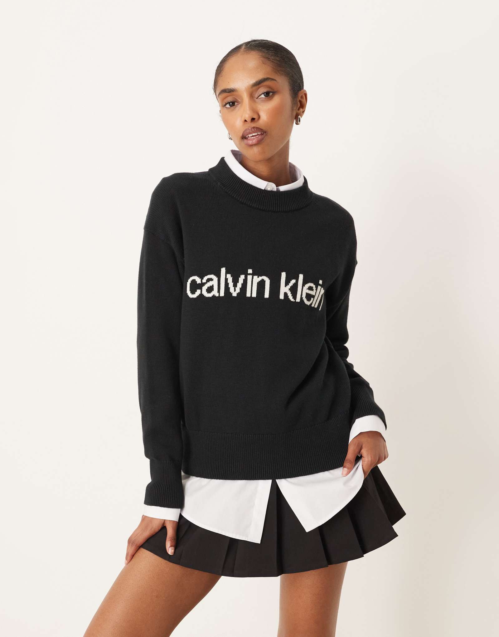 Черный свитер с логотипом Calvin Klein Jeans