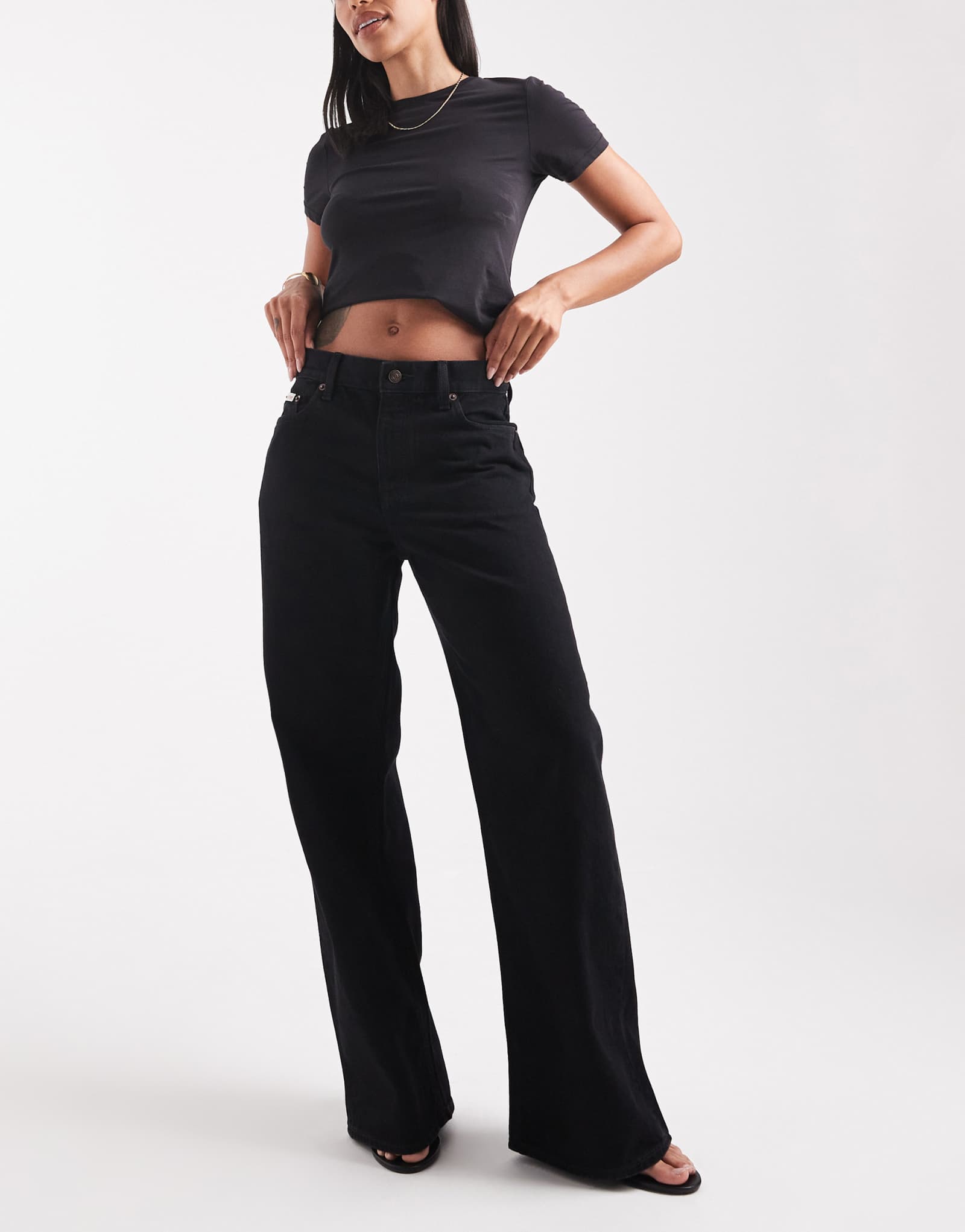 Calvin Klein Jeans - мешковатые джинсы с низкой посадкой черного цвета