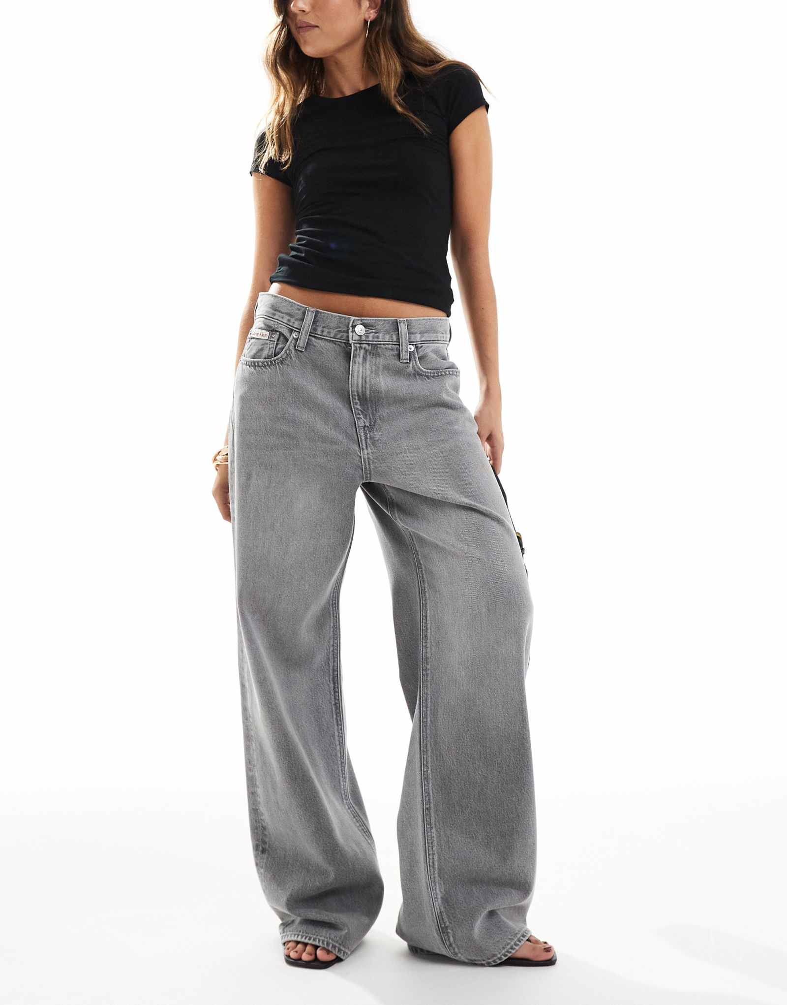 Calvin Klein Jeans - мешковатые джинсы с низкой посадкой, черного цвета, застиранные