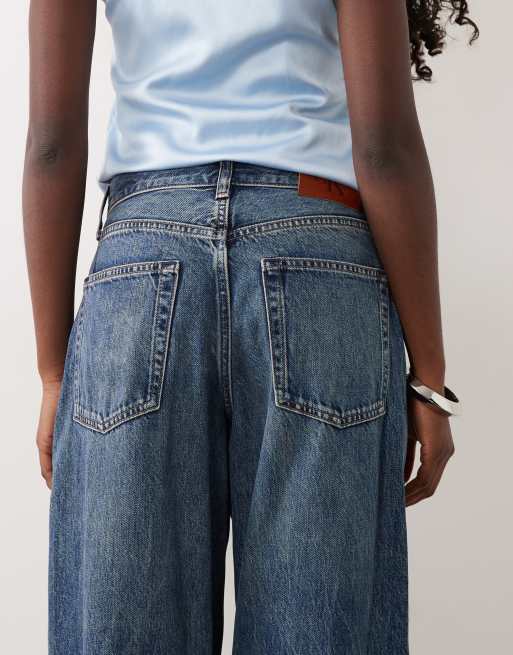 Calvin Klein Jeans Low-Rise Barrel-Jeans in mittlerer blauer Waschung, 5 von 5