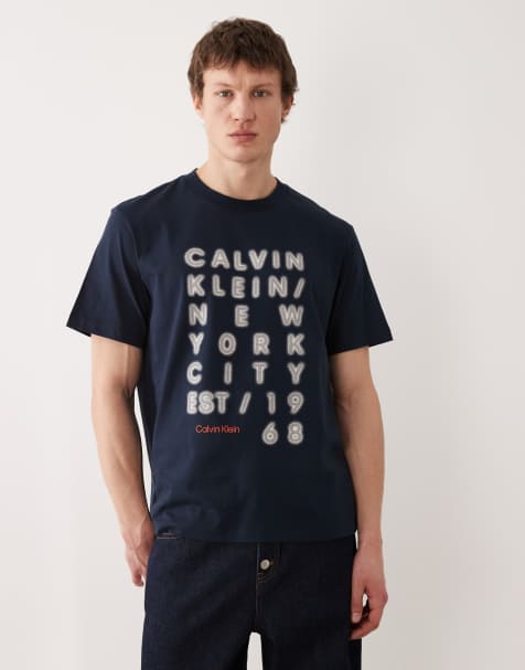 Calvin Klein Jeans – Marinblå t-shirt med centrerat tryck framtill - view 1