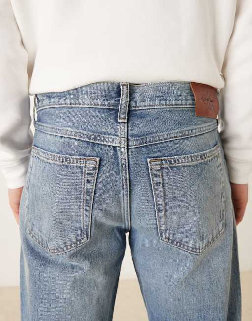 Calvin Klein Jeans - Mellemvasket blå jeans med lige ben i 90'er-stil, 5 af 5