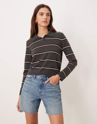 Calvin Klein Jeans - Mittellange Jeansshorts im 90er-Stil in Blau