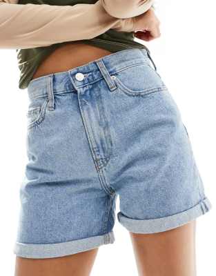 Calvin Klein Jeans - Mom-Jeans-Shorts in mittlerer Waschung-Blau