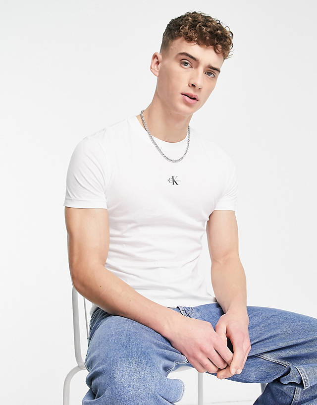 Calvin Klein Jeans - monogram chest small logo t-shirt in white