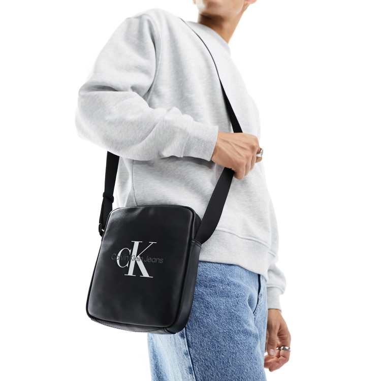 Calvin Klein Must Reporter Monogram Message Bag - Farfetch