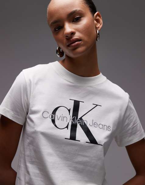 Calvin Klein Jeans monologo baby tee in off white - view 1