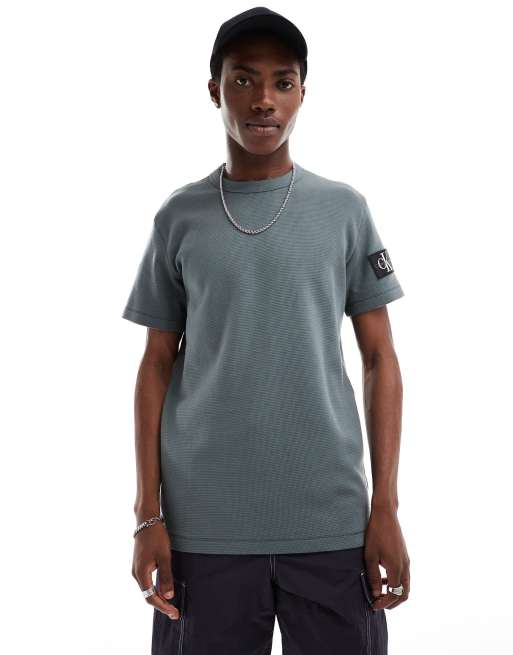 Calvin Klein Jeans – Mörkgrå, våfflad t-shirt med märkeslogga