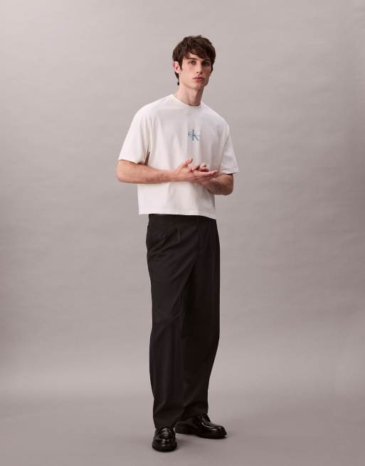 Calvin Klein Jeans – Naturvit t-shirt i oversize med boxig passform och monogramlogga, 3 av 5