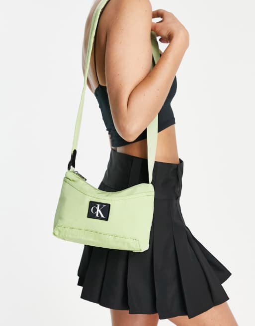 spade verdrievoudigen Gehuurd Calvin Klein Jeans nylon shoulder bag in green | ASOS