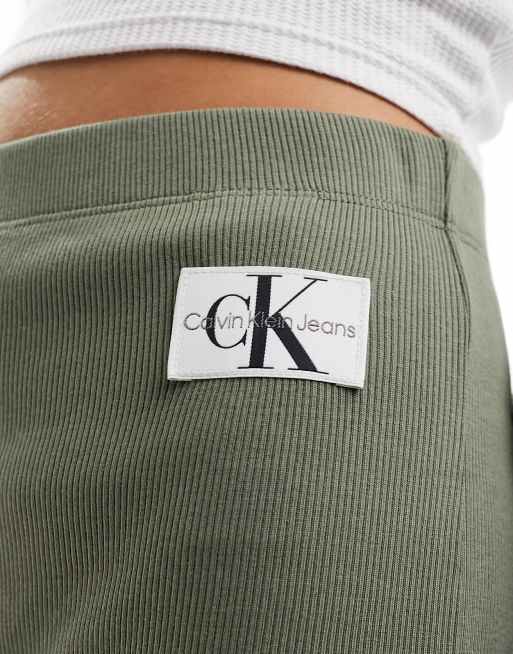 Calvin Klein Jeans – Olivgröna, vävda byxor med raka ben och märkeslogga, 2 av 5