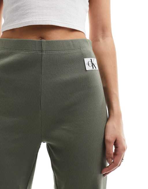 Calvin Klein Jeans – Olivgröna, vävda byxor med raka ben och märkeslogga, 4 av 5