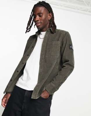 Calvin Klein Jeans - Overhemd van corduroy met logobadge in olijfgroen