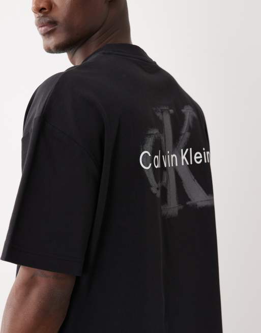 Calvin Klein Jeans – Oversize-T-Shirt in Schwarz mit geprägtem Monogramm-Logo , 5 von 5