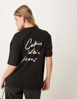 Calvin Klein Jeans - Oversize-T-Shirt in Schwarz mit Logo-Schriftzug