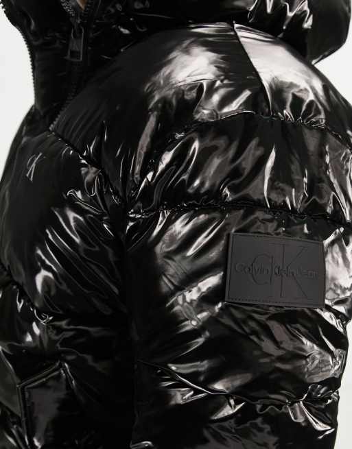 Calvin Klein Jeans - Oversized gewatteerd puffer jack met logobadge in hoogglans zwart , 3 van 4