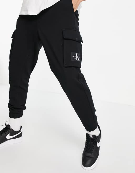 Pantalon jogging poche plaquées noir Homme CALVIN KLEIN à prix -  Degriffstock